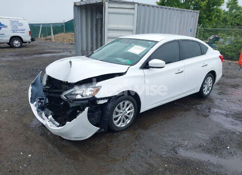 Photo 2 of 2019 Nissan Sentra SV (VIN 3N1AB7AP4KY320890)