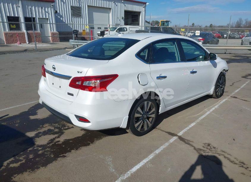 Photo 4 of 2019 Nissan Sentra SV (VIN 3N1AB7AP4KY331727)