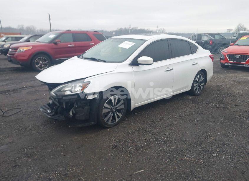 Photo 2 of 2019 Nissan Sentra SV (VIN 3N1AB7AP4KY335535)