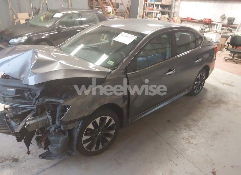 Photo 2 of 2019 Nissan Sentra SR (VIN 3N1AB7AP4KY343358)