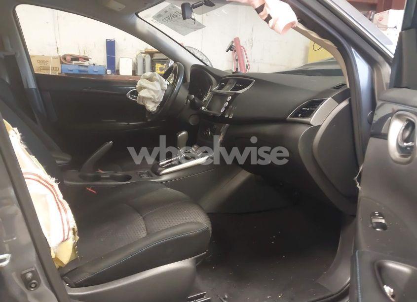 Photo 5 of 2019 Nissan Sentra SR (VIN 3N1AB7AP4KY343358)