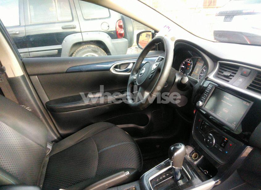 Photo 5 of 2019 Nissan Sentra SR (VIN 3N1AB7AP4KY371550)