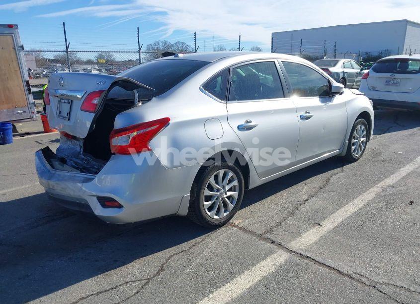 Photo 4 of 2019 Nissan Sentra SV (VIN 3N1AB7AP4KY395430)