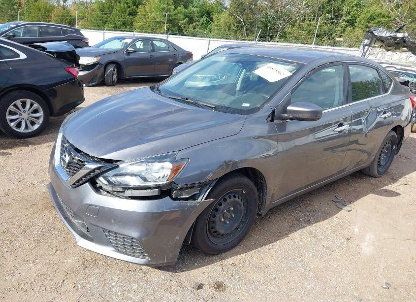 Photo 2 of 2019 Nissan Sentra S (VIN 3N1AB7AP4KY395928)