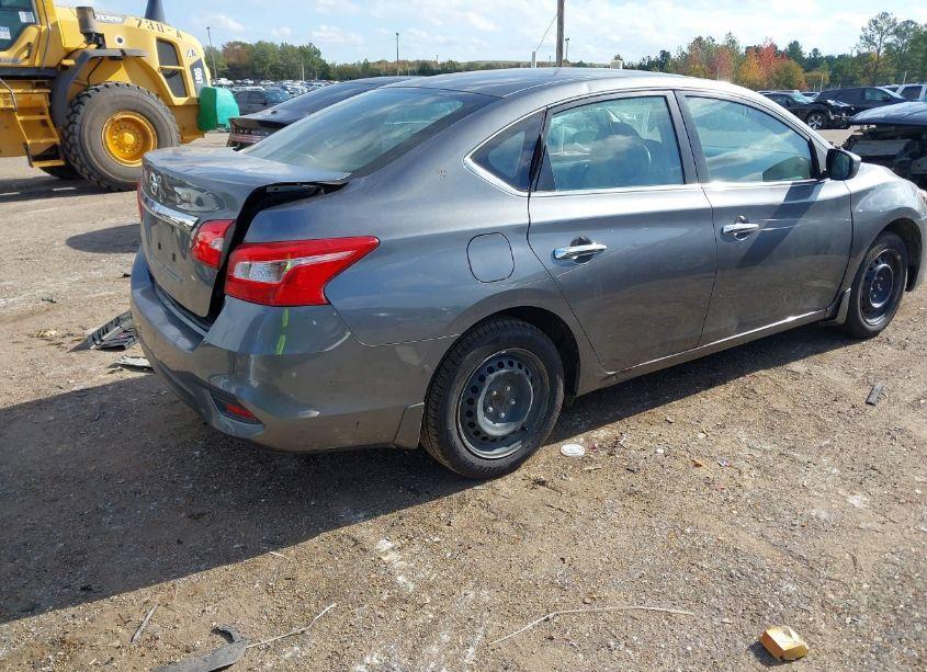 Photo 4 of 2019 Nissan Sentra S (VIN 3N1AB7AP4KY395928)