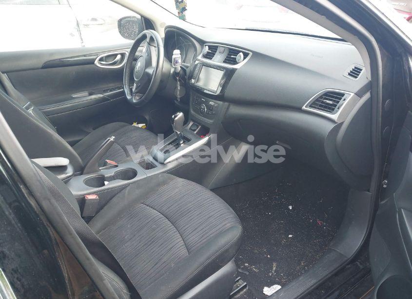 Photo 5 of 2019 Nissan Sentra SV (VIN 3N1AB7AP4KY397601)