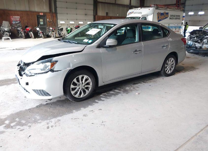 Photo 2 of 2019 Nissan Sentra SV (VIN 3N1AB7AP4KY397856)