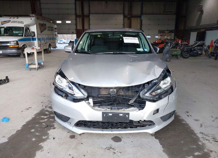 Photo 6 of 2019 Nissan Sentra SV (VIN 3N1AB7AP4KY397856)