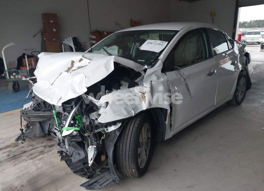 Photo 2 of 2019 Nissan Sentra SV (VIN 3N1AB7AP4KY403512)