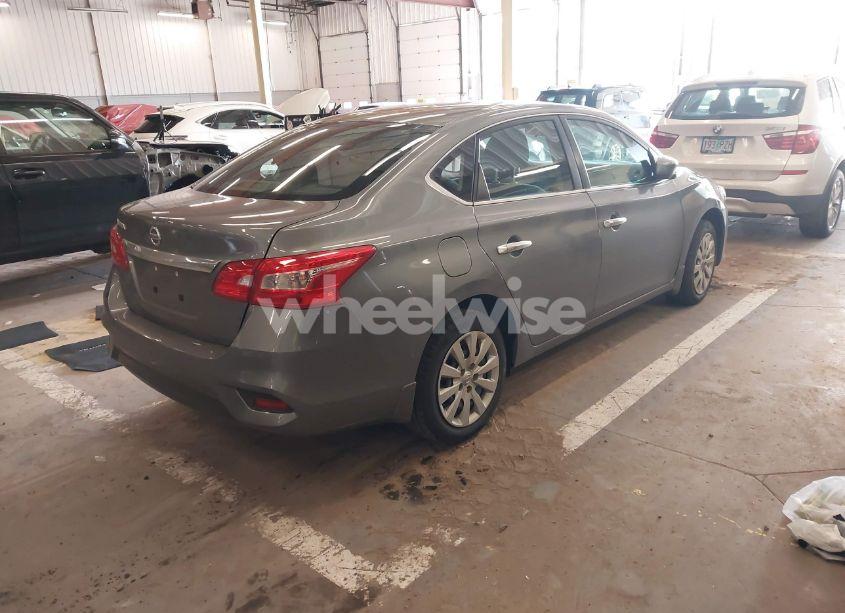 Photo 4 of 2019 Nissan Sentra S (VIN 3N1AB7AP4KY450295)