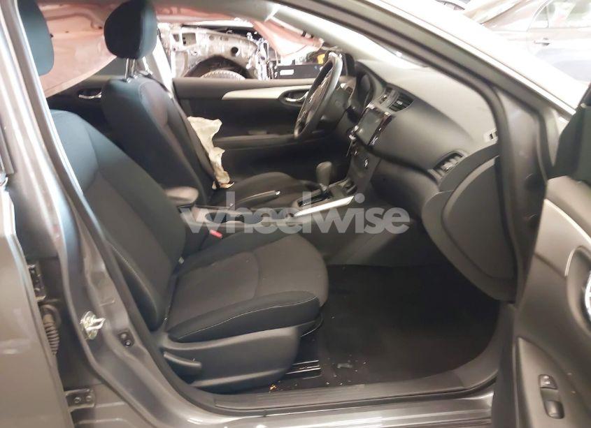 Photo 5 of 2019 Nissan Sentra S (VIN 3N1AB7AP4KY450295)