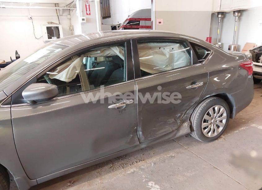 Photo 6 of 2019 Nissan Sentra S (VIN 3N1AB7AP4KY450295)