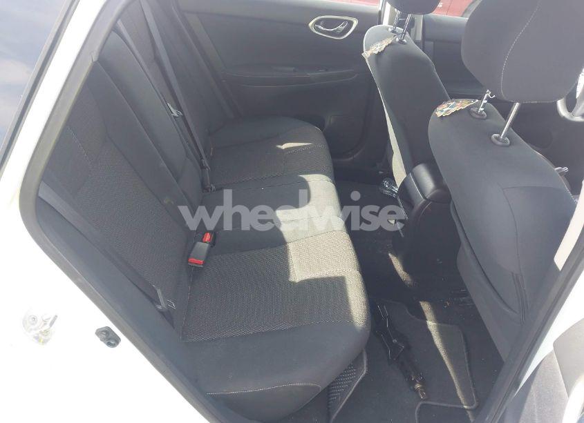 Photo 8 of 2015 Nissan Sentra S (VIN 3N1AB7AP5FY282642)