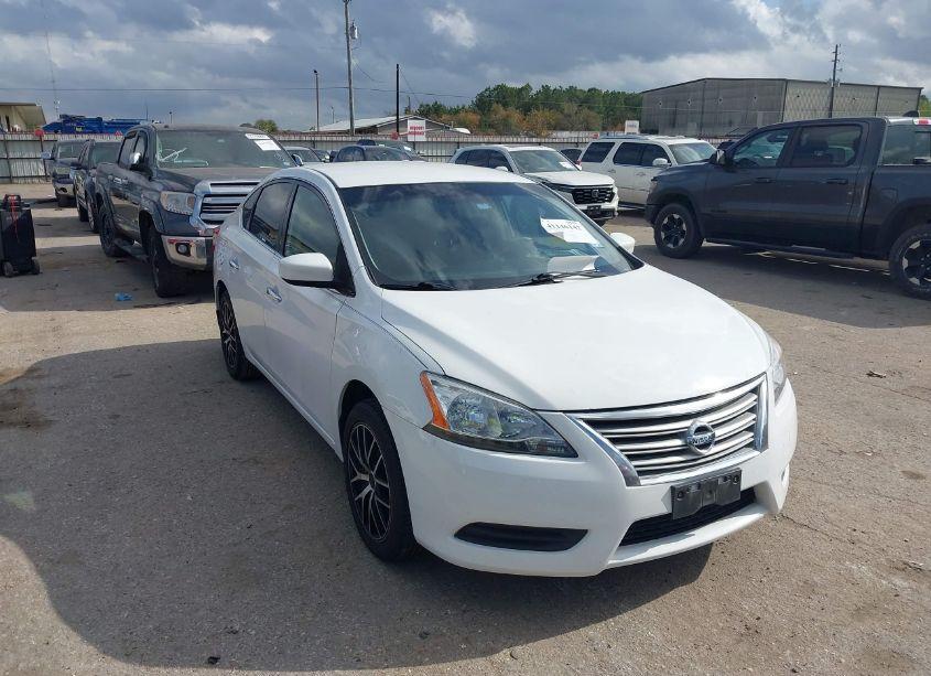 2015 Nissan Sentra S (VIN 3N1AB7AP5FY358330) main photo