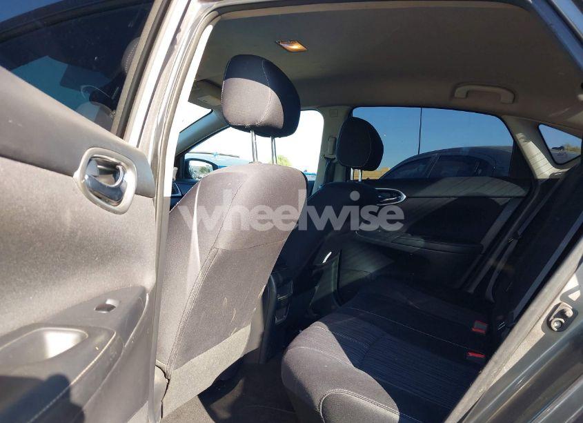 Photo 8 of 2016 Nissan Sentra SV (VIN 3N1AB7AP5GL664636)