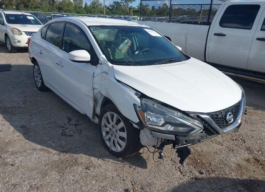 2016 Nissan Sentra S (VIN 3N1AB7AP5GY210082) main photo