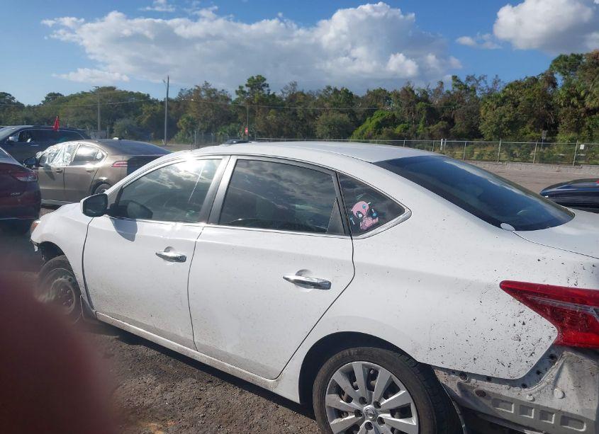Photo 15 of 2016 Nissan Sentra S (VIN 3N1AB7AP5GY210082)