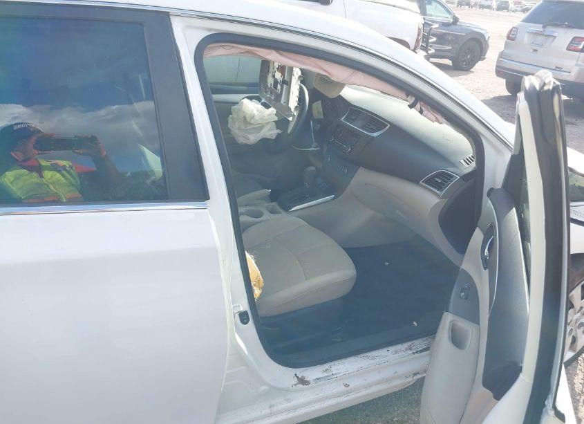 Photo 5 of 2016 Nissan Sentra S (VIN 3N1AB7AP5GY210082)