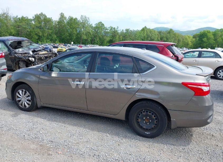 Photo 6 of 2016 Nissan Sentra SV (VIN 3N1AB7AP5GY225889)