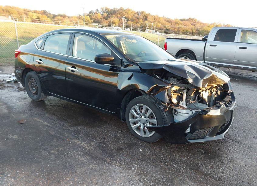 2016 Nissan Sentra S (VIN 3N1AB7AP5GY251764) main photo