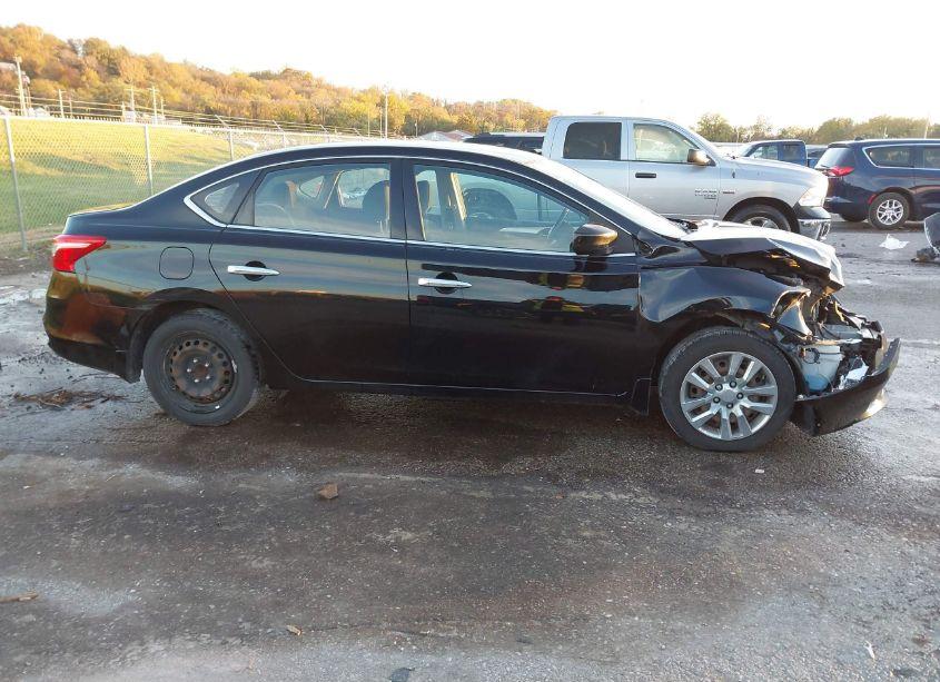 Photo 14 of 2016 Nissan Sentra S (VIN 3N1AB7AP5GY251764)