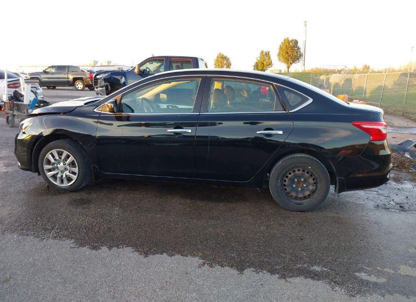 Photo 15 of 2016 Nissan Sentra S (VIN 3N1AB7AP5GY251764)