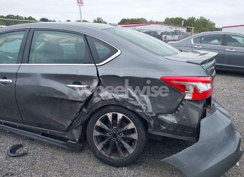 Photo 6 of 2016 Nissan Sentra SR (VIN 3N1AB7AP5GY256401)