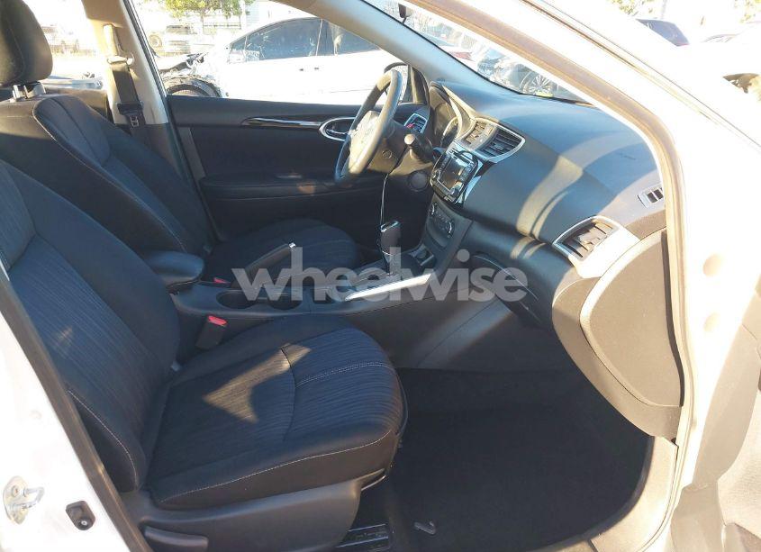 Photo 5 of 2016 Nissan Sentra SV (VIN 3N1AB7AP5GY294047)