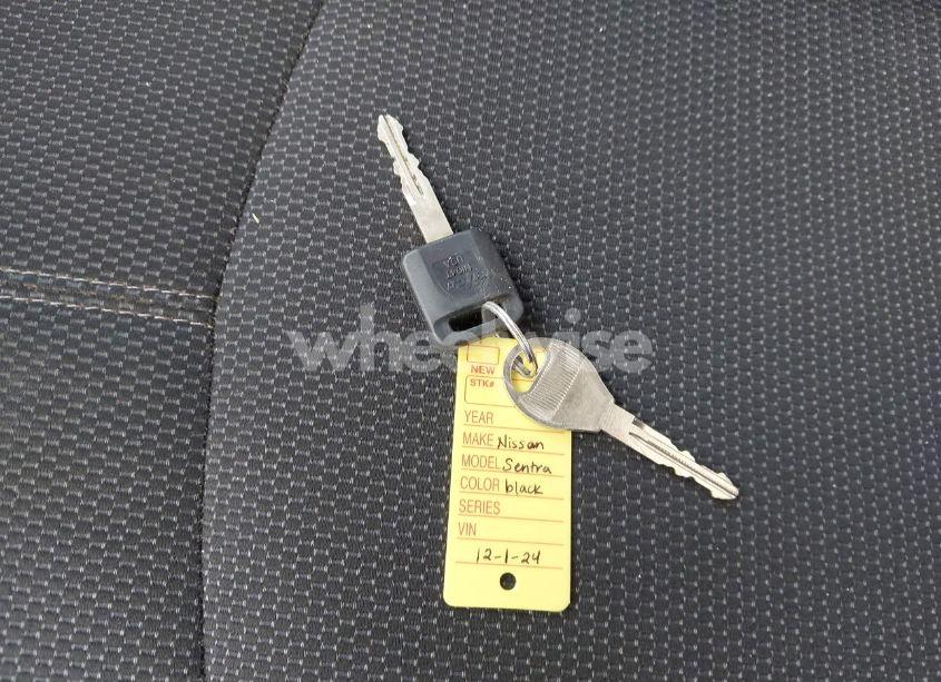 Photo 11 of 2016 Nissan Sentra S (VIN 3N1AB7AP5GY301577)