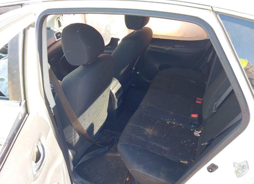 Photo 8 of 2016 Nissan Sentra S (VIN 3N1AB7AP5GY335633)