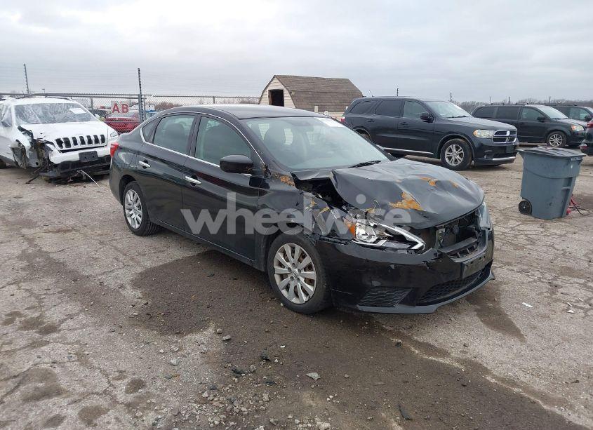 2017 Nissan Sentra SV (VIN 3N1AB7AP5HL701752) main photo