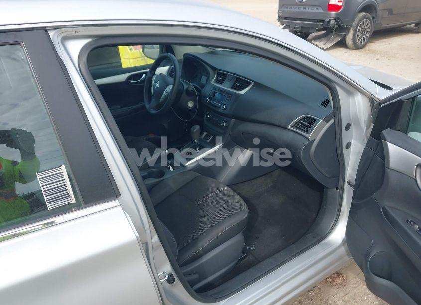 Photo 5 of 2017 Nissan Sentra S (VIN 3N1AB7AP5HY204672)