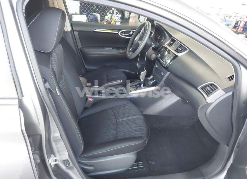 Photo 5 of 2017 Nissan Sentra SV (VIN 3N1AB7AP5HY243973)