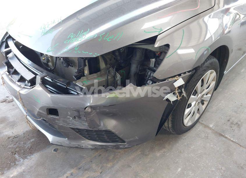 Photo 6 of 2017 Nissan Sentra SV (VIN 3N1AB7AP5HY243973)