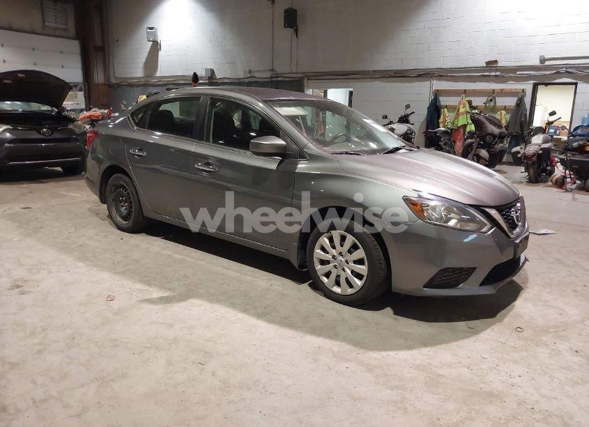 2017 Nissan Sentra S (VIN 3N1AB7AP5HY271062) main photo