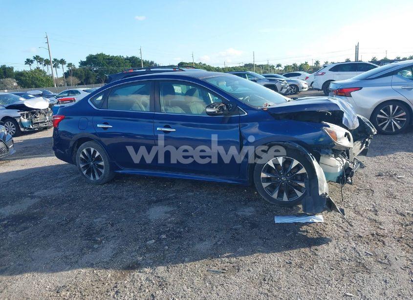 2017 Nissan Sentra SR (VIN 3N1AB7AP5HY301600) main photo