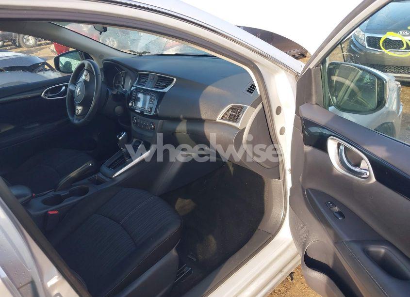 Photo 5 of 2017 Nissan Sentra SV (VIN 3N1AB7AP5HY363997)