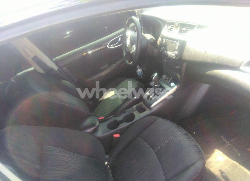 Photo 5 of 2017 Nissan Sentra SV (VIN 3N1AB7AP5HY375535)