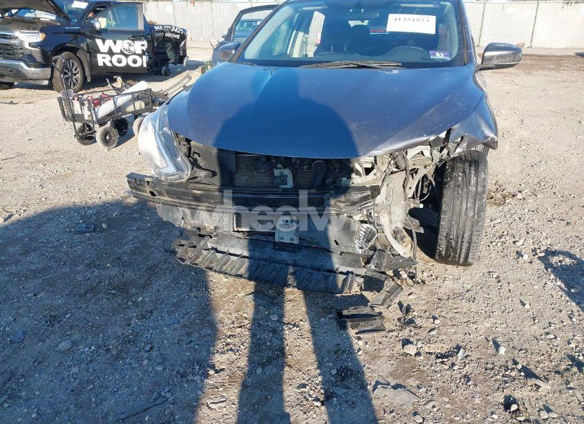 Photo 6 of 2017 Nissan Sentra SV (VIN 3N1AB7AP5HY376443)