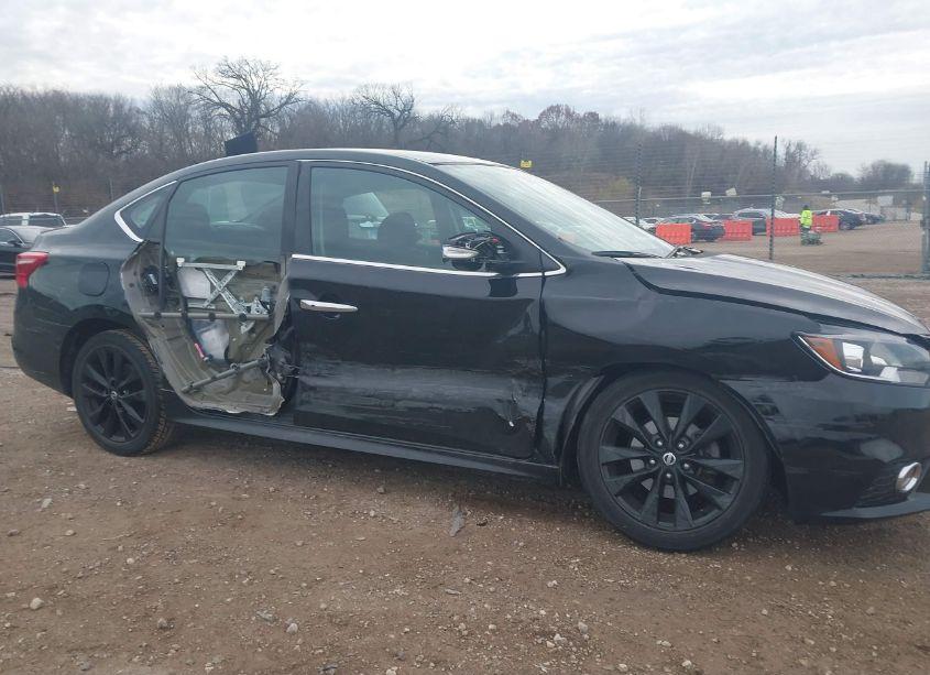 Photo 6 of 2017 Nissan Sentra SR (VIN 3N1AB7AP5HY383621)