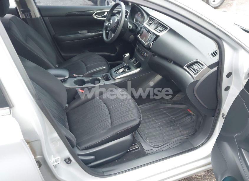 Photo 5 of 2017 Nissan Sentra SV (VIN 3N1AB7AP5HY396207)