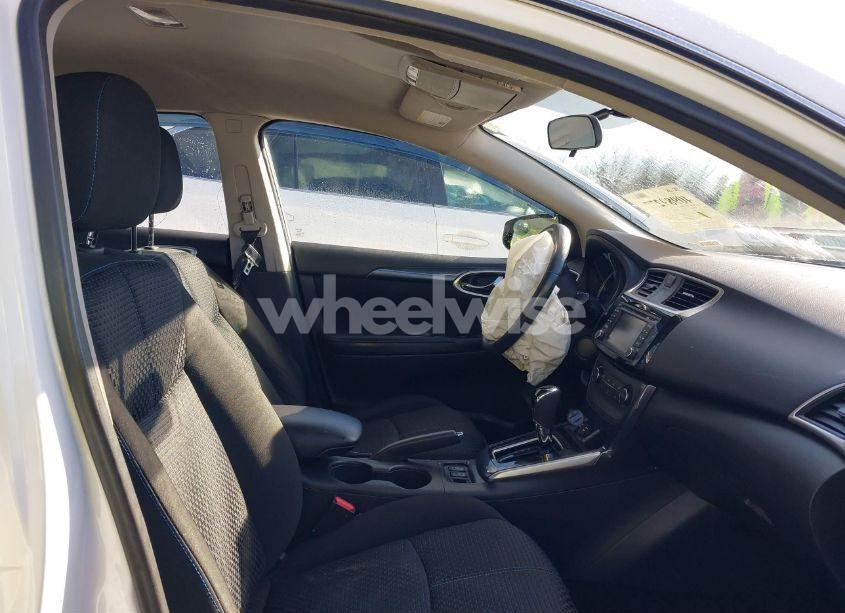 Photo 5 of 2017 Nissan Sentra SR (VIN 3N1AB7AP5HY402068)