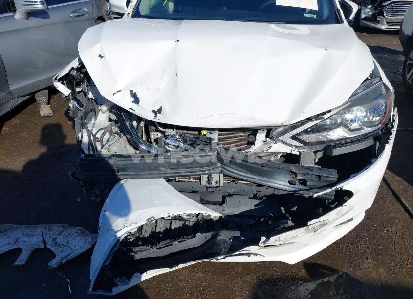 Photo 6 of 2017 Nissan Sentra SR (VIN 3N1AB7AP5HY402068)