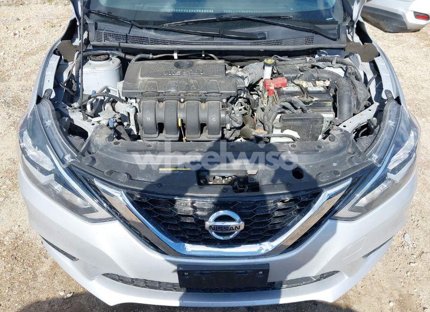 Photo 10 of 2018 Nissan Sentra SV (VIN 3N1AB7AP5JL623897)