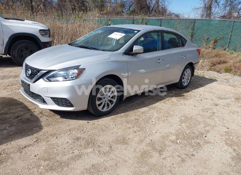 Photo 2 of 2018 Nissan Sentra SV (VIN 3N1AB7AP5JL623897)