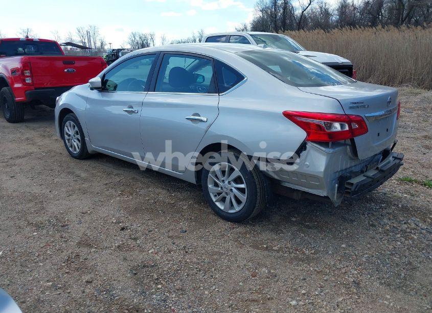 Photo 3 of 2018 Nissan Sentra SV (VIN 3N1AB7AP5JL623897)