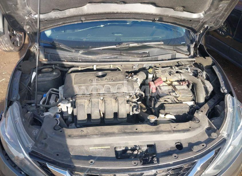 Photo 10 of 2018 Nissan Sentra SV (VIN 3N1AB7AP5JL624354)
