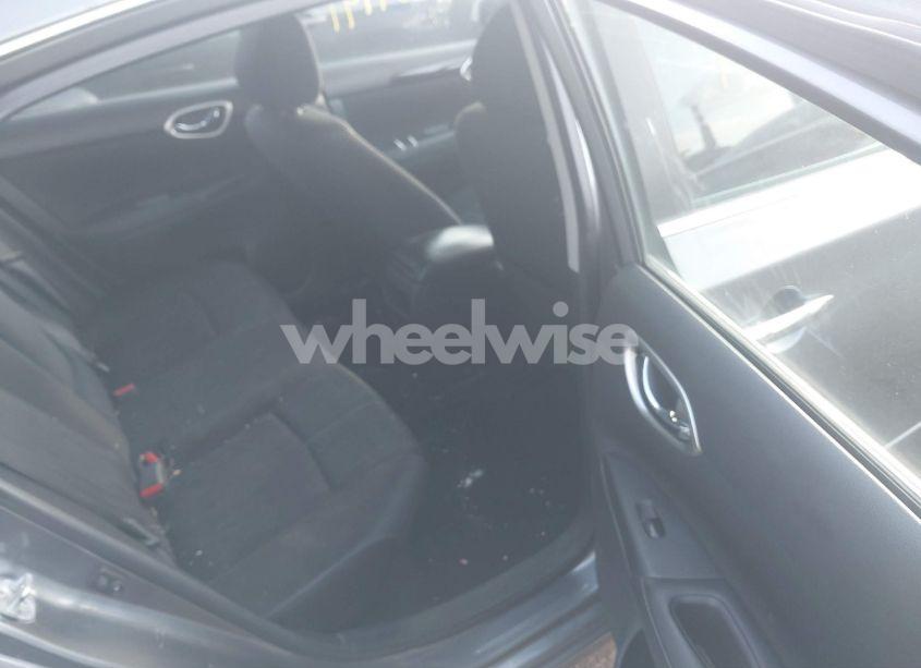 Photo 8 of 2018 Nissan Sentra SV (VIN 3N1AB7AP5JL624354)