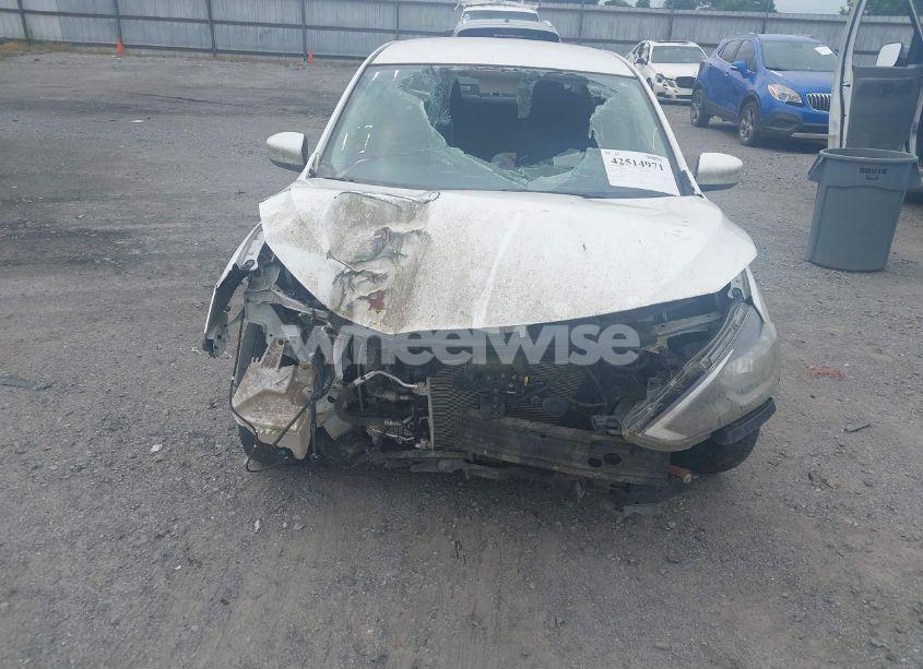 Photo 6 of 2018 Nissan Sentra SV (VIN 3N1AB7AP5JL640103)