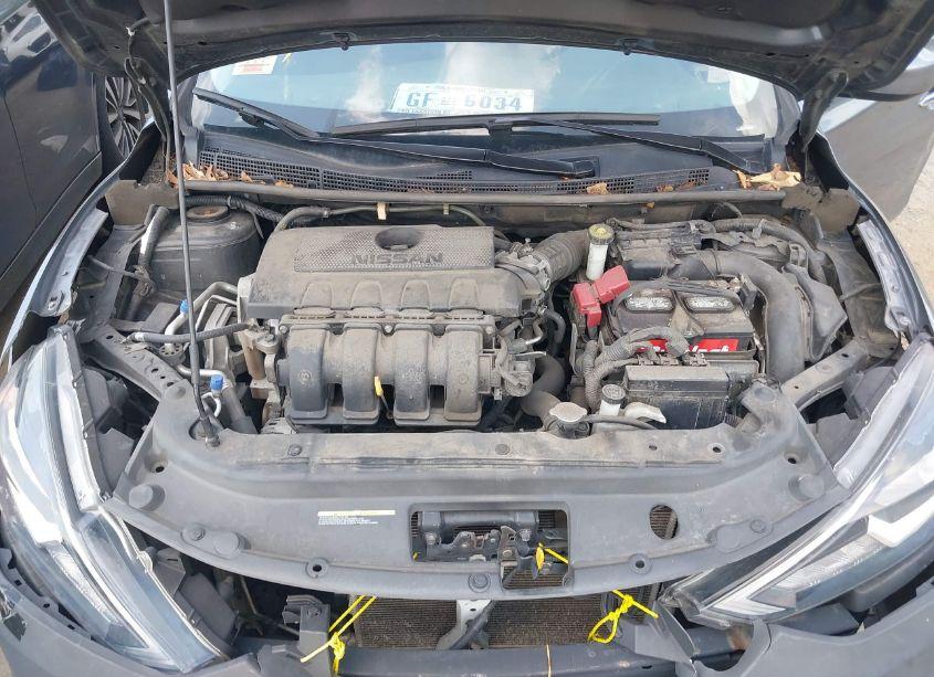 Photo 10 of 2018 Nissan Sentra SV (VIN 3N1AB7AP5JL650968)